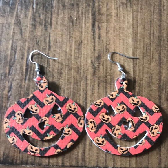 Jack O’Lantern Halloween Earrings - Picture 2 of 2